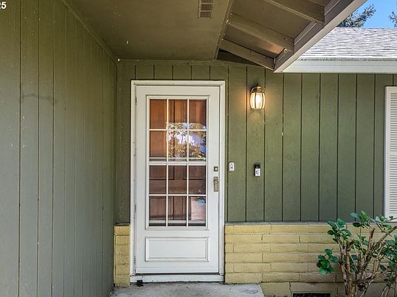 4th image of 15215 SE 1st St