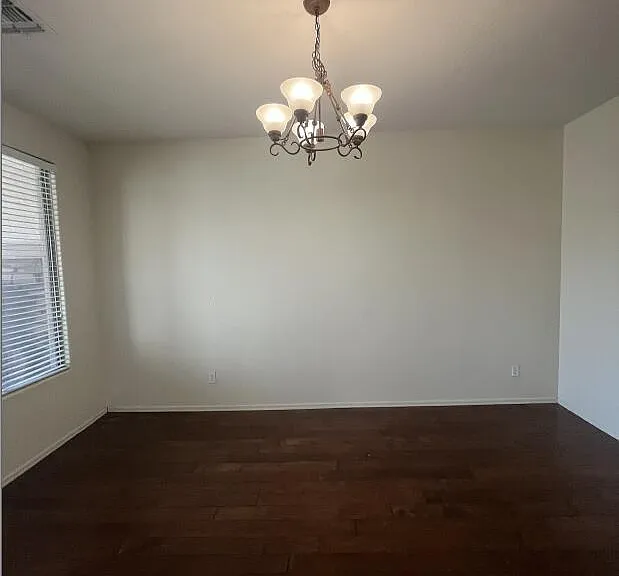 576 E Julian Dr — Photo 8