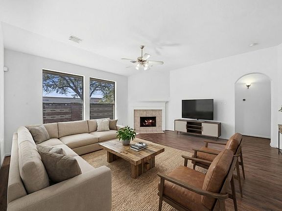 2nd image of 17215 Fernchase Ct