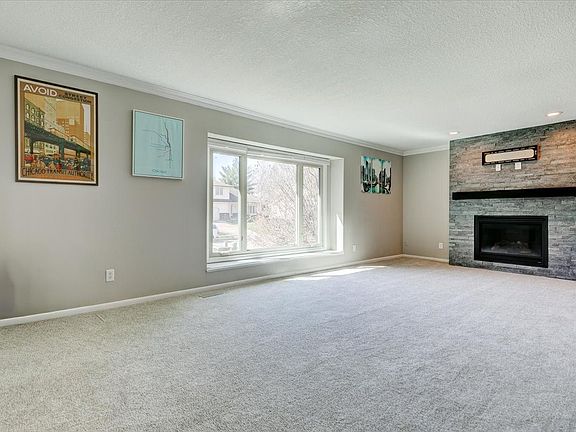 5th image of 10165 Lincoln Ave
