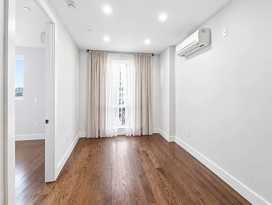 Bedroom, photo 2