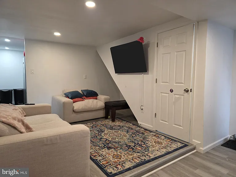 46 Lincoln St — Photo 4