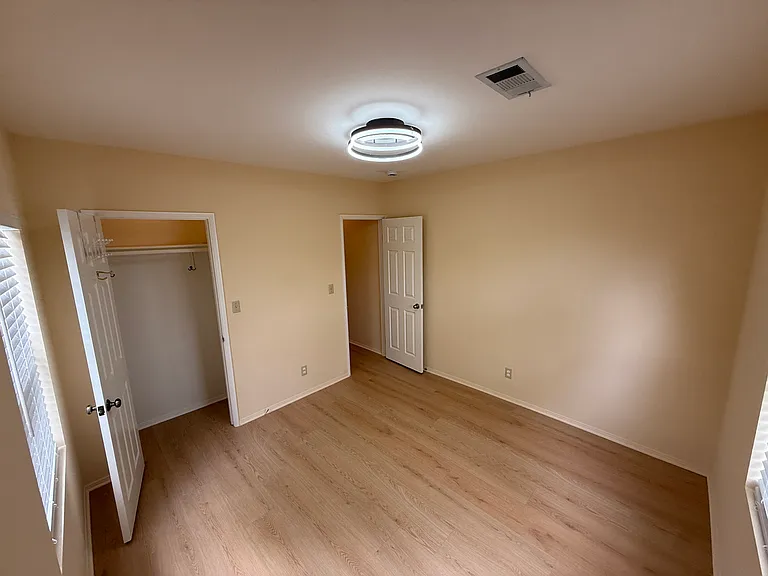 385 Eaton Dr — Photo 11