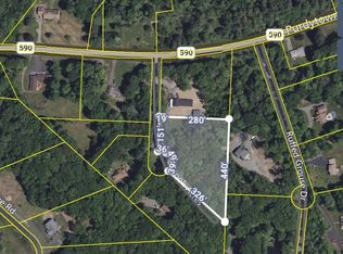 19 Brook Ter, Lakeville, PA 18438