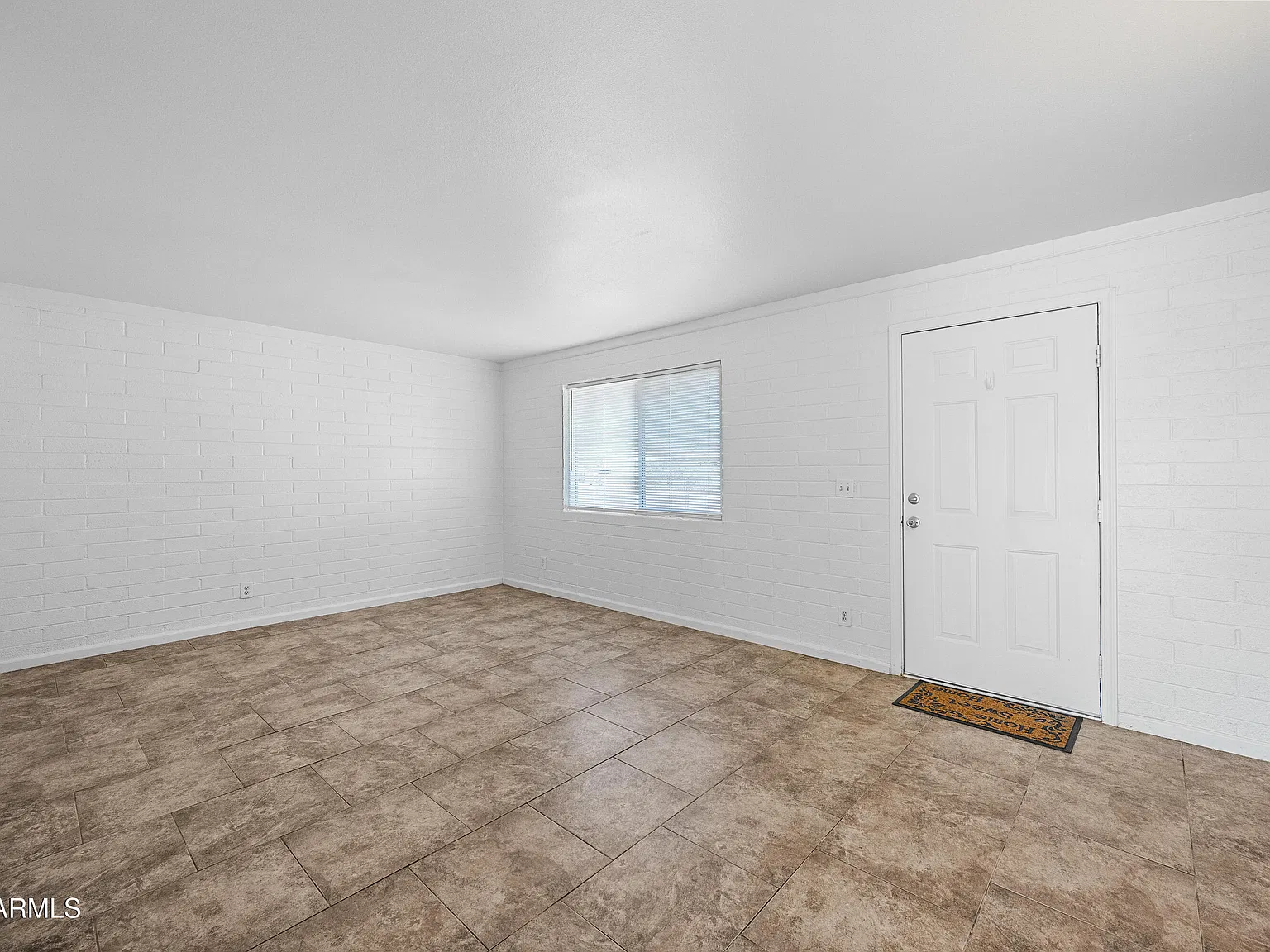 3 bed, 2.0 bath, 1176 sqft, $1,400 — Photo 3