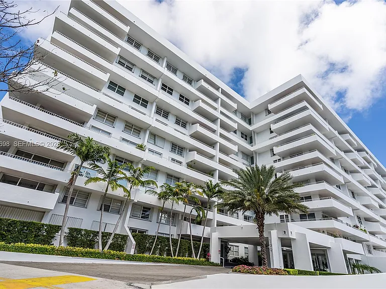 199 Ocean Lane Dr #1210 — Photo 1
