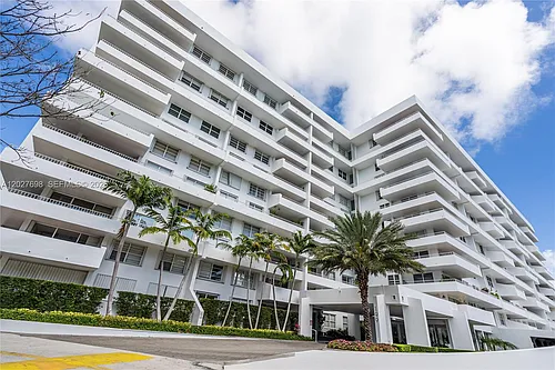 199 Ocean Lane Dr Photo 1