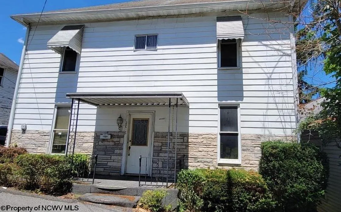 Building Photo - 206 Stevens St