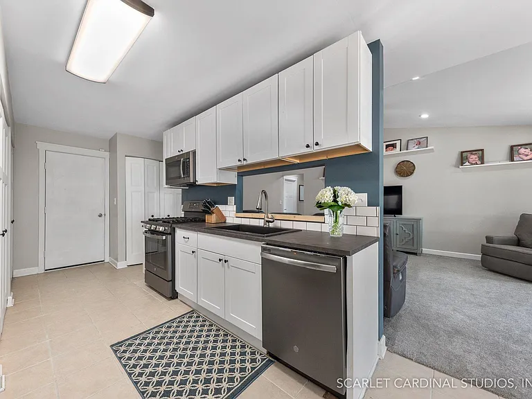 3120 Gresham Ln W — Photo 7