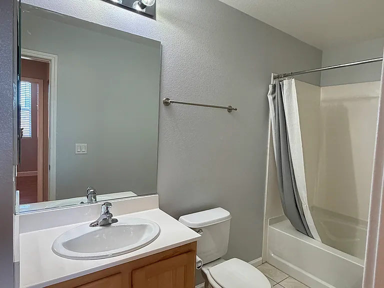 31 E Agate Ave #302 — Photo 4