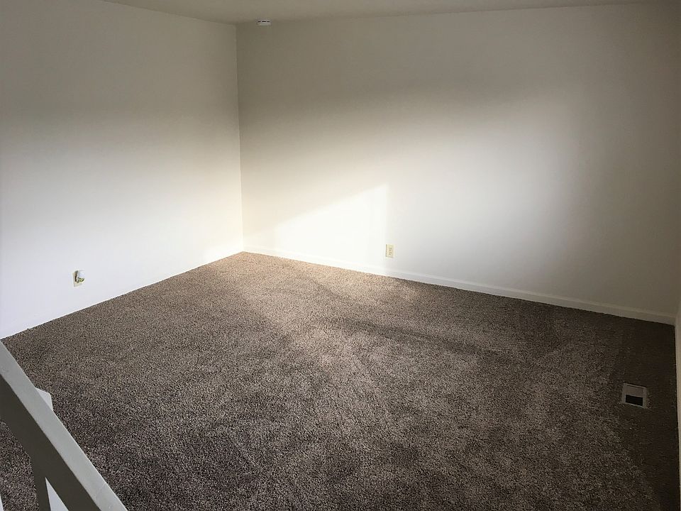 1st image of 170 E Townhouse Ct