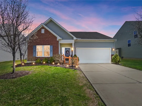 1215 Driftwood Dr, Fairborn, OH 45324