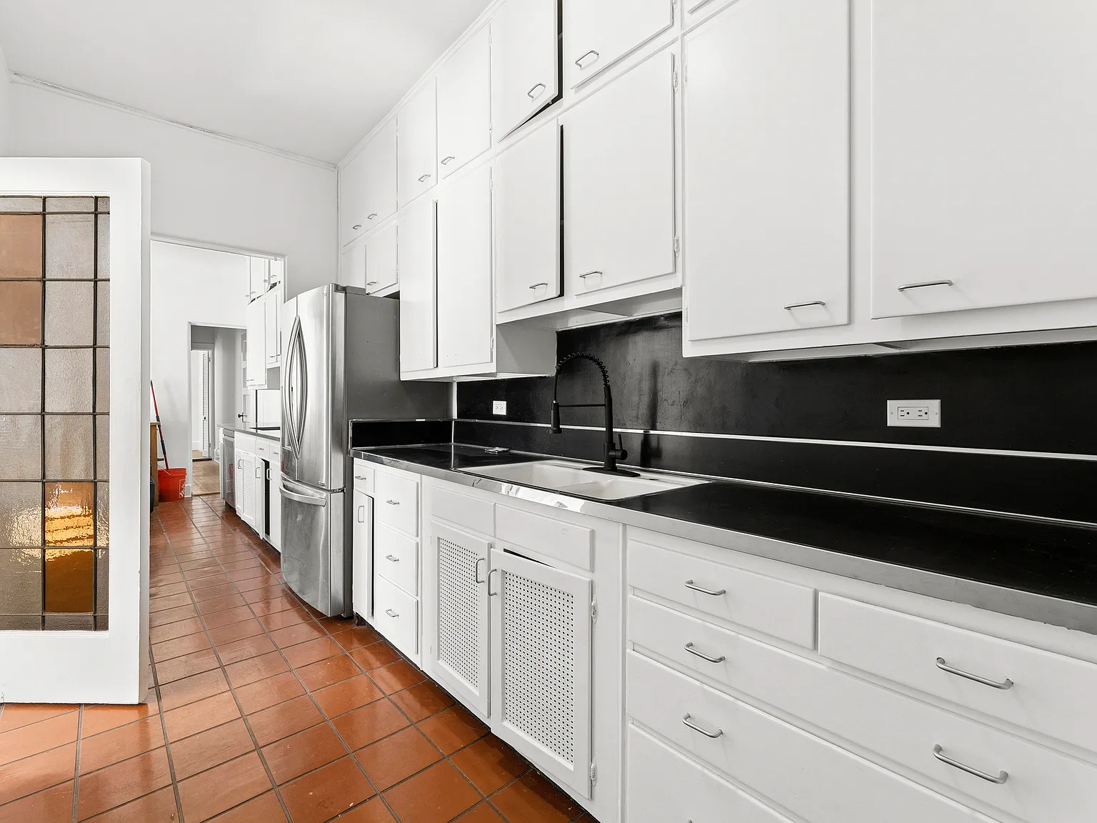 42 Monroe Place — Photo 4