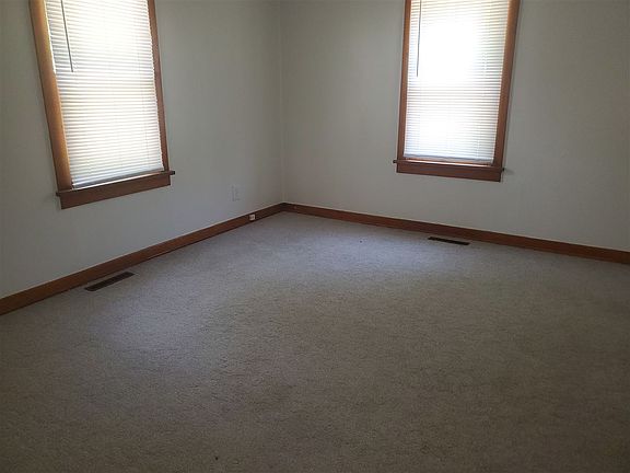 4th image of 207 S East St