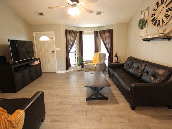 5th image of 1205 Opal Cir