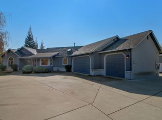 10501 Gibbs Dr, Oakdale, CA 95361