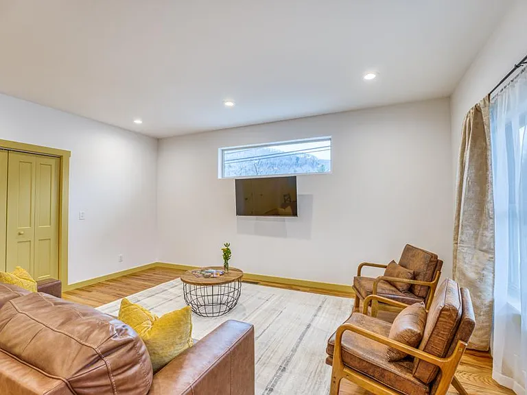 7 Sylvanella Ln — Photo 64
