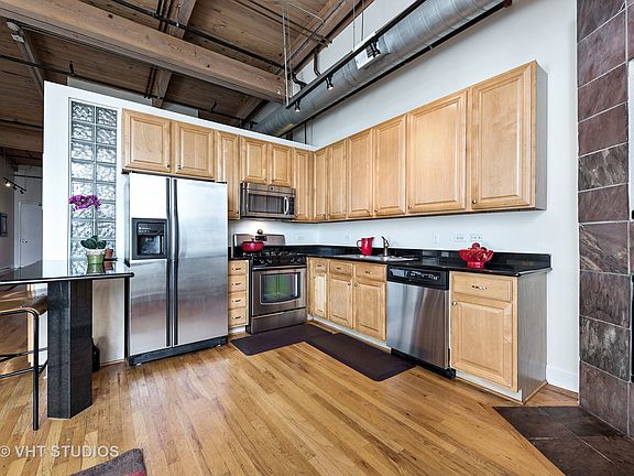 4th image of 2735 W Armitage Ave APT 408