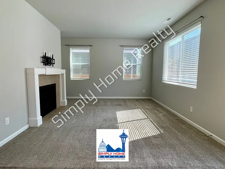 5021 Andrew St SE — Photo 2