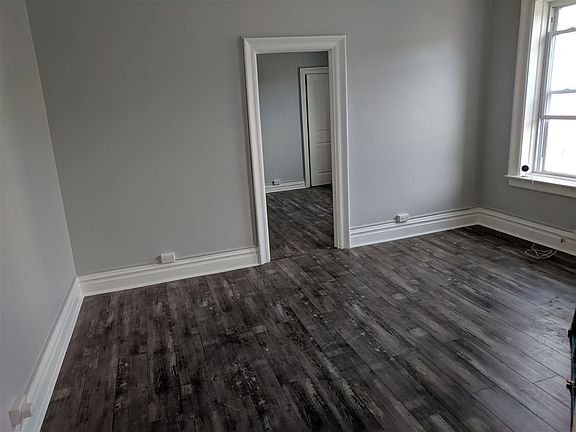 3rd image of 206 Jewett Ave APT 35