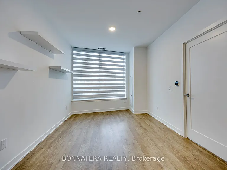5105 Hurontario St #408 — Photo 17