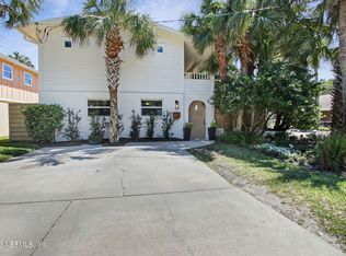 270 6th St, Atlantic Beach, FL 32233
