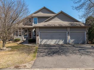 8818 Stratford Xing, Minneapolis, MN 55443