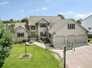 W5997 Moonflower Dr, APPLETON, WI 54915