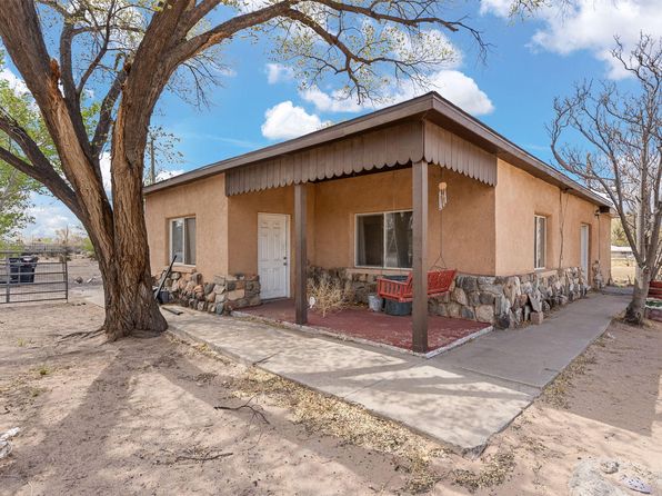 347 La Entrada Rd, Los Lunas, NM 87031