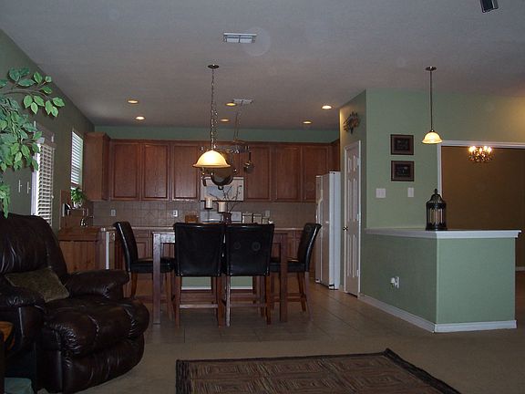 5th image of 601 Serenade Ln