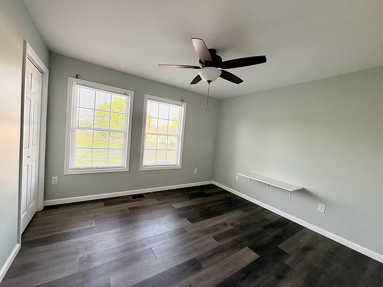 250-264 Hycliff St #1-7 — Photo 9