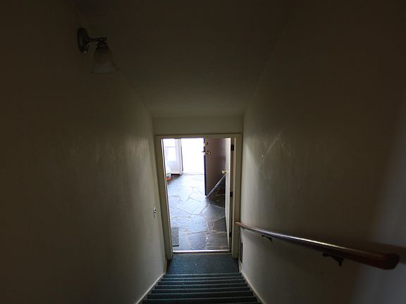 4th image of 127 S Walnut St APT 4