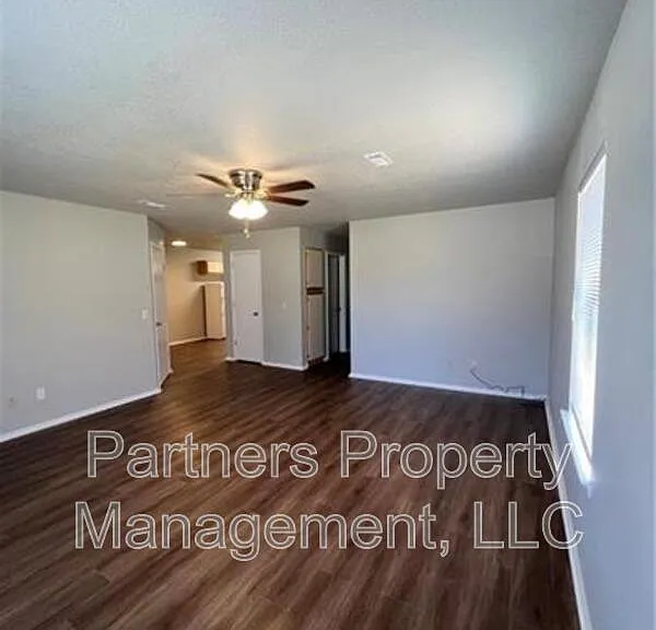 5702 Sara St #A — Photo 3