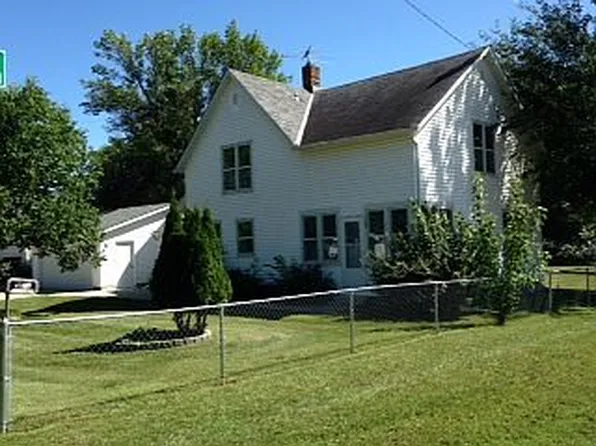 1700 Clarence St N, Maplewood, MN 55109