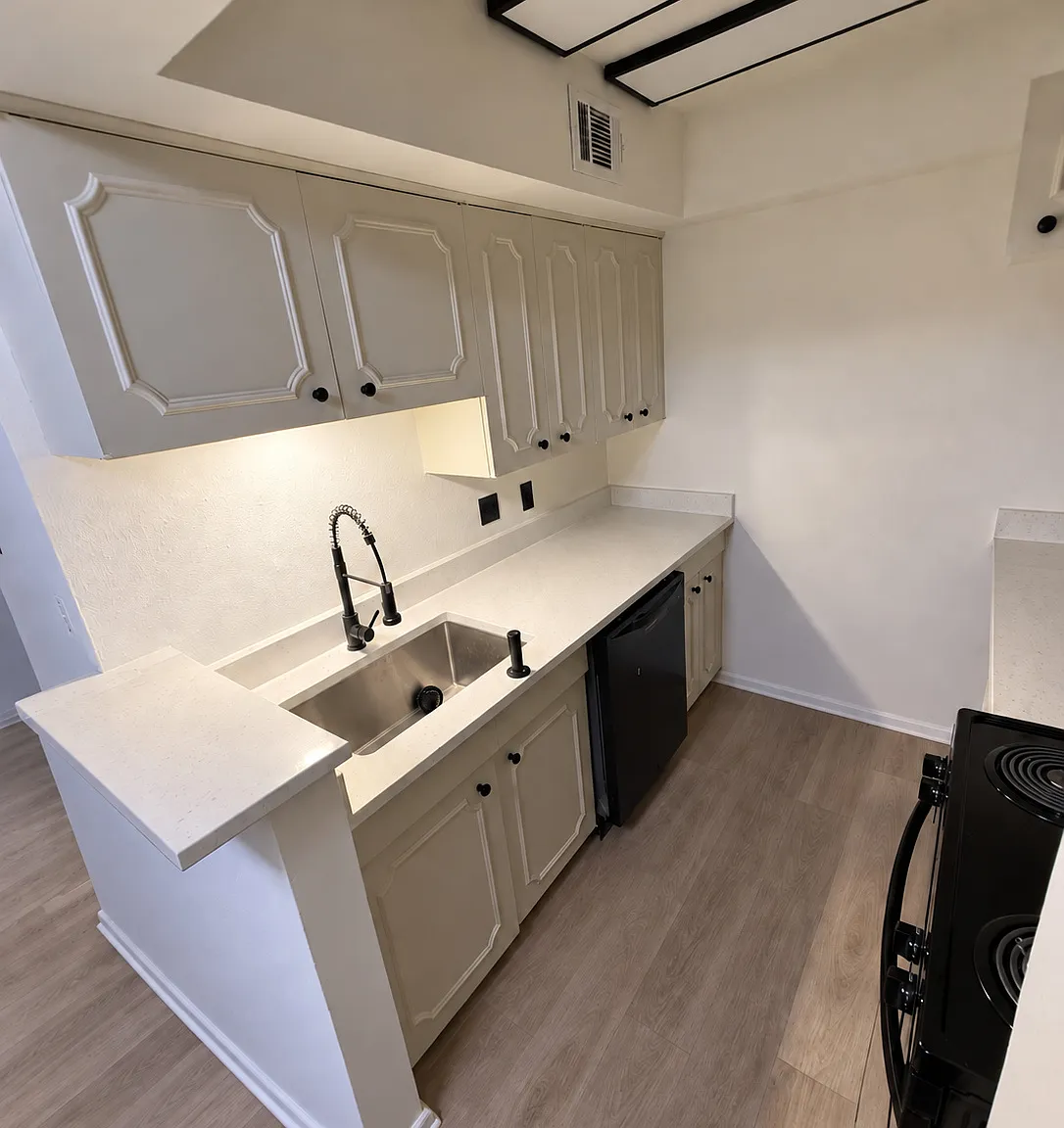 2 bed, 845 sqft, $1,195 — Photo 3