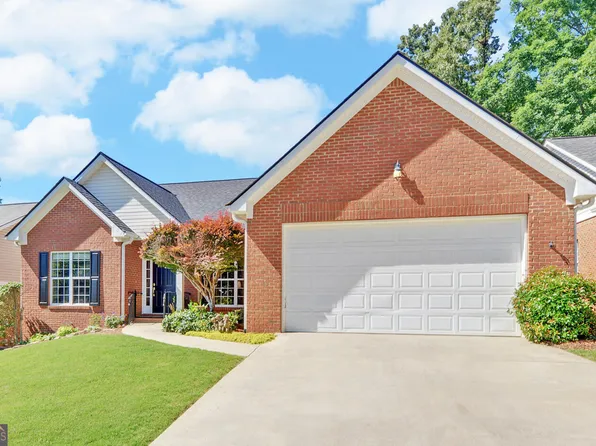 922 Brenau Point Dr, Gainesville, GA 30501