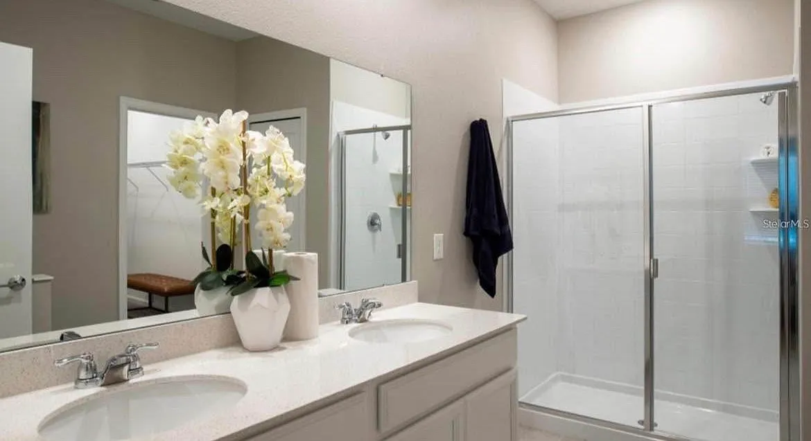 4 bed, 1853 sqft, $2,100 — Photo 3
