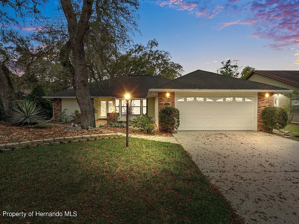 1st image of 34526 Cedarfield Dr