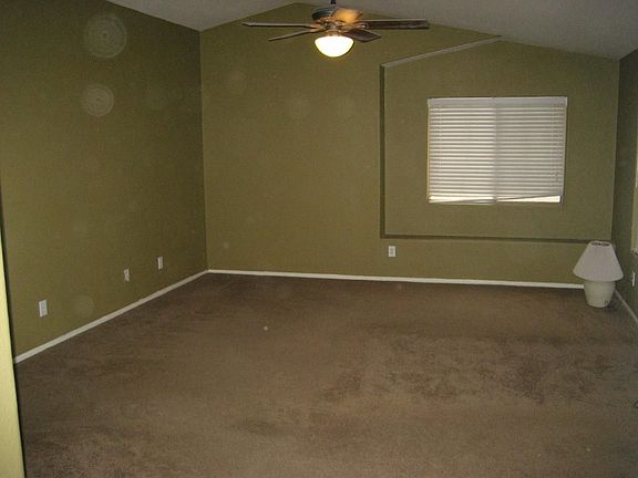 4th image of 364 E Clairidge Dr