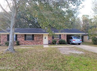 10 Pembrook Cir, Gulfport, MS 39503
