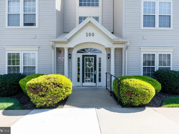 200 Beech Blvd APT 102, Warrington, PA 18976