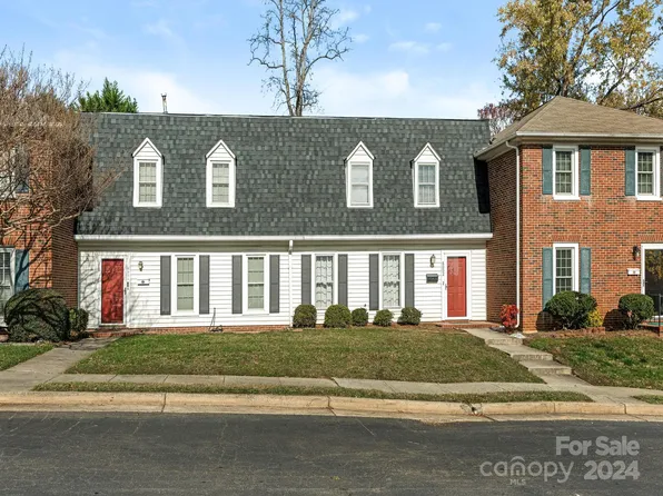 8002 Regent Park Ln, Charlotte, NC 28210