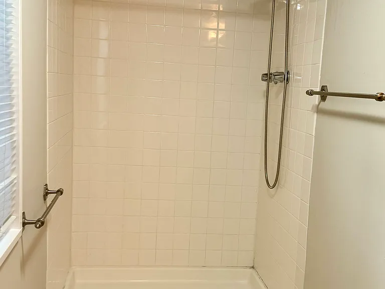 1534 Northgate Sq #11C — Photo 12