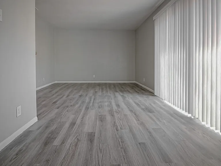 Alamo Estates — Photo 10