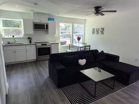 5717 Polly St, Houston, TX