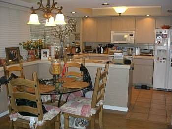 2nd image of 601 Bradford Ct