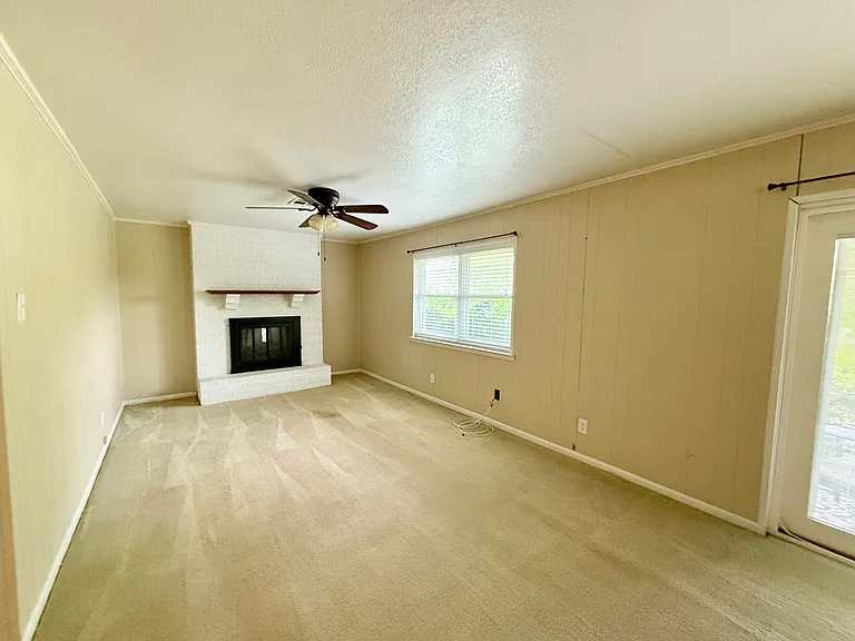 5588 Old Dallas Rd — Photo 2