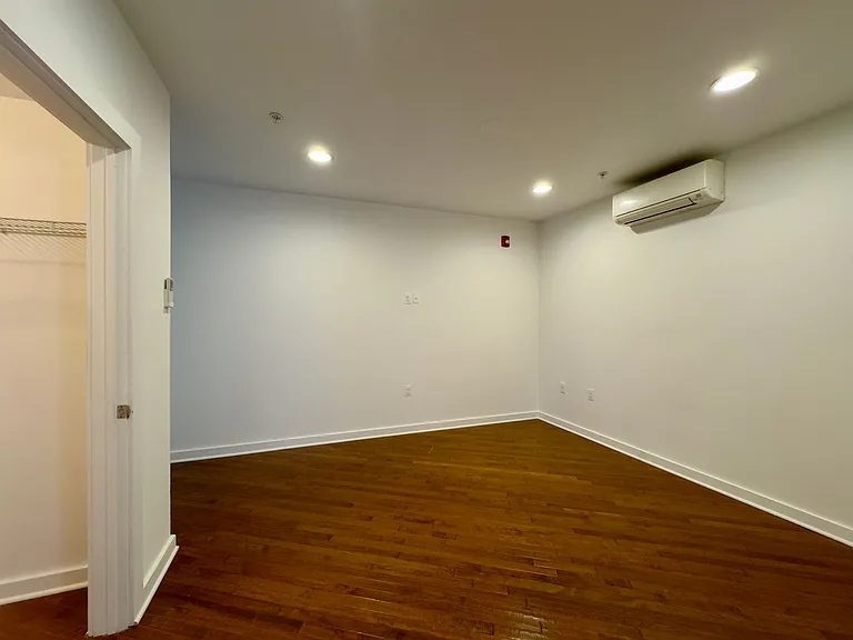 THE PORTLAND APARTMENTS — Photo 8