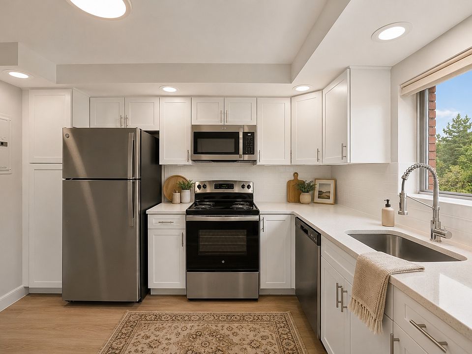 1st image of 1 Stonehill Dr #5