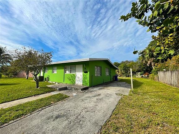 2nd image of 1041 SW 30th Ave